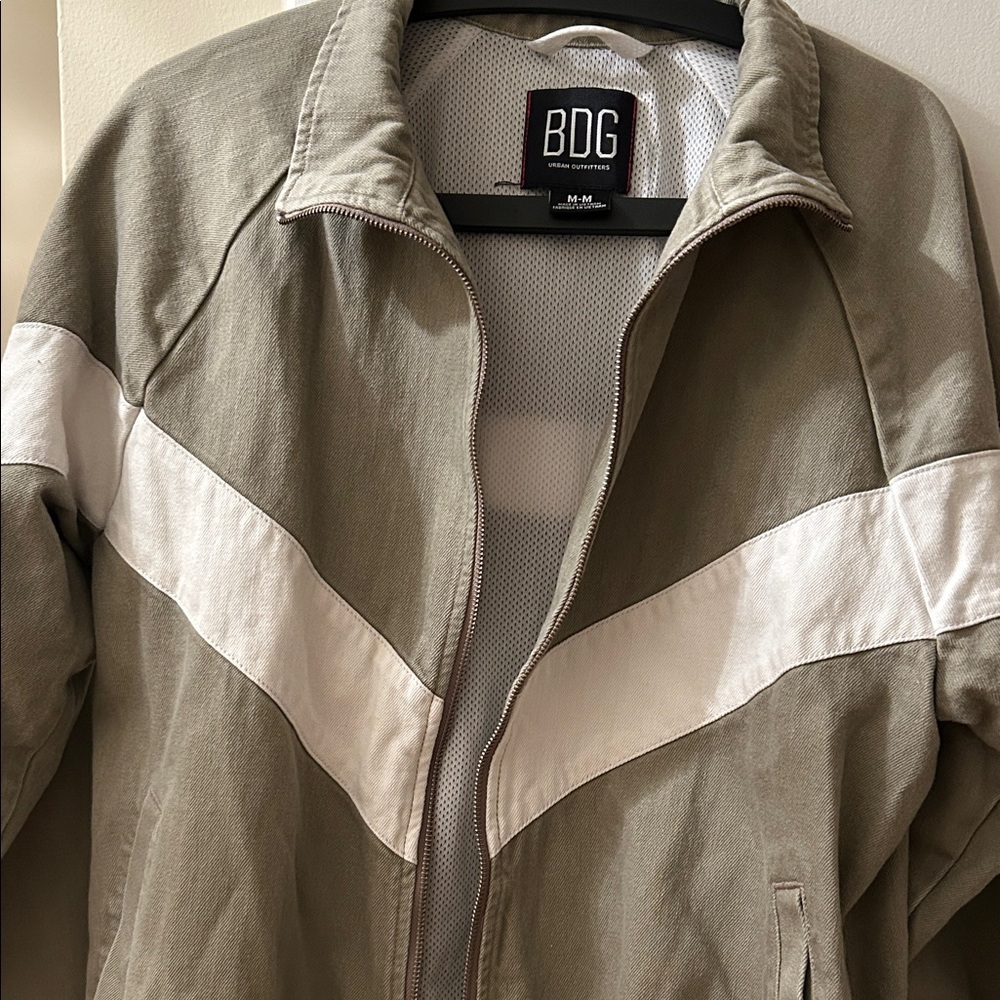 BDG Men's Beige and White Spring/Fall bomber style jacket